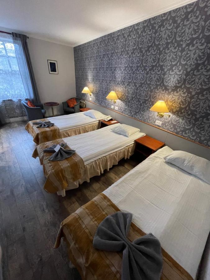 Nb Hotel With Free Parking รีกา ภายนอก รูปภาพ