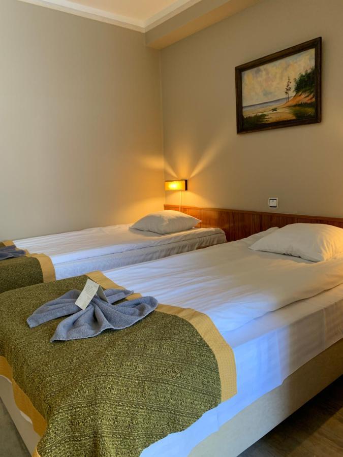 Nb Hotel With Free Parking รีกา ภายนอก รูปภาพ