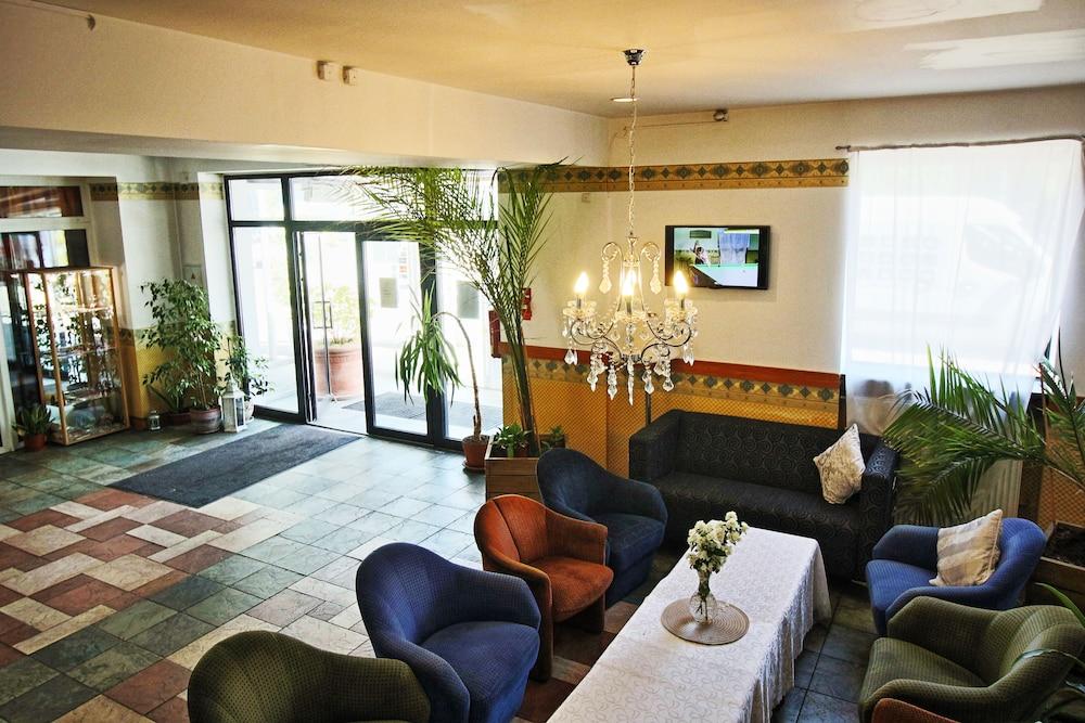 Nb Hotel With Free Parking รีกา ภายนอก รูปภาพ
